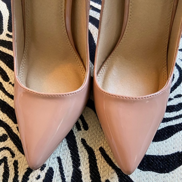 Pointy Heels 👡 - Picture 3 of 8